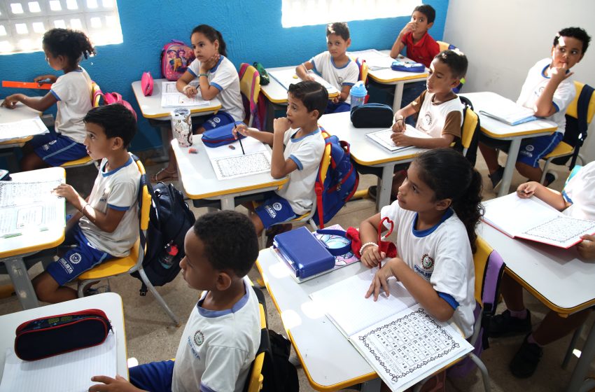  Paulista alcança melhor resultado da história no IDEB e lidera crescimento na Região Metropolitana Rede Municipal de Ensino registrou avanço nos Anos Iniciais e Finais do Ensino Fundamental, alcançando a maior evolução entre os municípios de médio e grande porte da Região Metropolitana do Recife