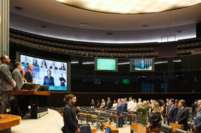  Ministério das Comunicações destaca importância da TV local durante homenagem aos 35 anos da TV Asa Branca Sessão solene na Câmara dos Deputados ressaltou papel da emissora no acesso à informação, na valorização da cultura e na cobertura do Agreste pernambucano