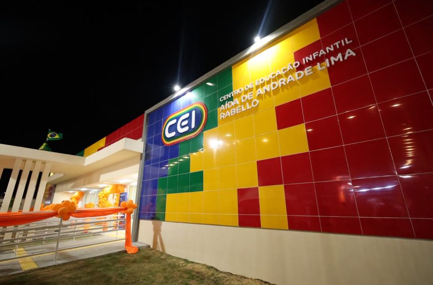  Sertão do Moxotó recebe R$ 936 milhões em obras e serviços do Governo de Pernambuco Investimentos contemplam segurança, educação, infraestrutura, habitação e iluminação pública em municípios como Arcoverde, Sertânia, Ibimirim, Custódia e Manari