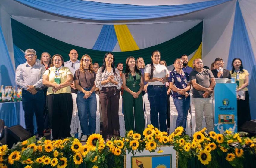  Débora Almeida celebra 7 de Setembro e reforça parceria com prefeita de Tacaimbó Deputada participou do desfile cívico ao lado da prefeita Joelda Pereira e destacou a importância da união para o desenvolvimento do município