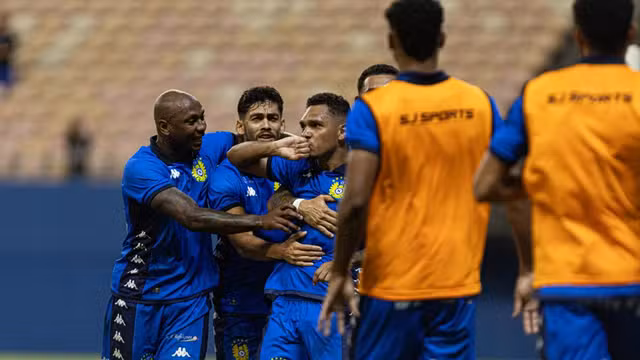  Nacional-AM supera o CSA com 3 a 1 e avança rumo à final da Série D em busca do acesso